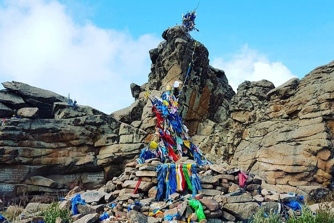 1 Day Manzushir Monastery & Hiking to Tsetsee Gun (Bogd Khan Summit) - Hiking to Tsetsee Gun in Bogd Khan Uul National Park