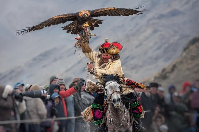 4 Day Golden Eagle Festival - Days two and three: eagles in flight and horses at speed
