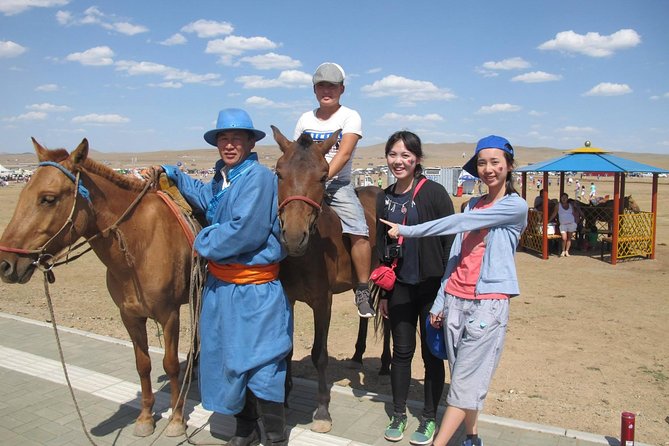 7 Days Golden Gobi Tour - Day 3: Khongor sand dunes and open desert views