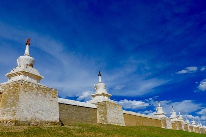 8 Day Great Gobi and Central Mongolia - Day 1: Tsagaan Suvarga and the first long road