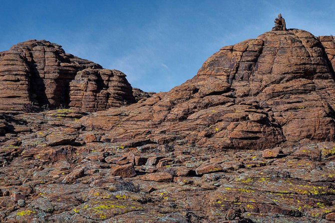 8 Days Tour: Gobi Desert And Kharkhorin - Day 2: The sea cliffs of Tsagaan Suvarga