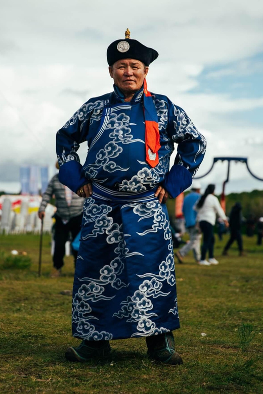 Day tour with Traditional clothes and photographer - A photographer who also drives