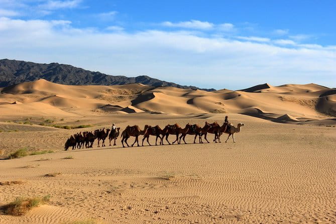 Gobi desert Mongolia for 8 days - Day 1: ten hours to Baga Gazariin Chuluu