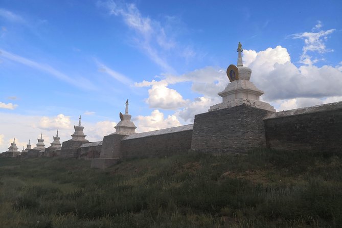 Mini Gobi and the ancient capital Kharkhorin - 4 days - Staying in an Extra Ger with Nomad Hosts