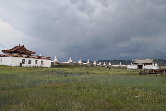 Mini Gobi and the ancient capital Kharkhorin - 4 days - Day Three: Khogno Khan’s Mixed Terrain