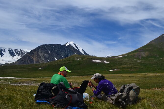Mongolia Trekking Tour in the Altai Tavan Bogd National Park - Day 5: Tuvan life in Black Valley