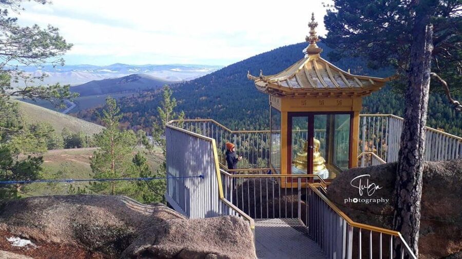 Sacred Landscapes: Exploring Aglag Buteel - Why the Small Group Size Matters