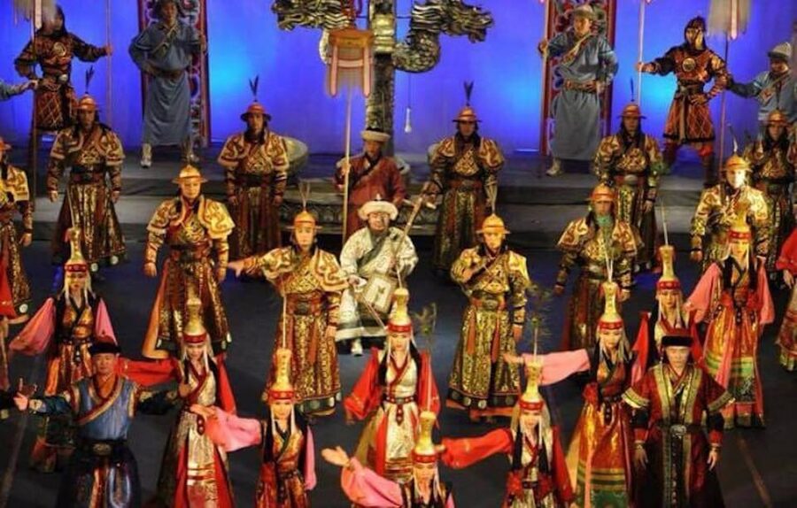 Ulaanbaatar: Traditional Music and Dance Performance Ticket - The opening sounds of Mongolian folk music