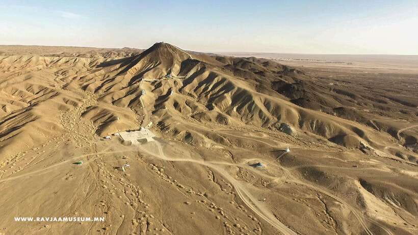 Visit Great Gobi attractions in 3 day /Full adventure - Day One: From Ulaanbaatar to the Chinggis Khaan Statue